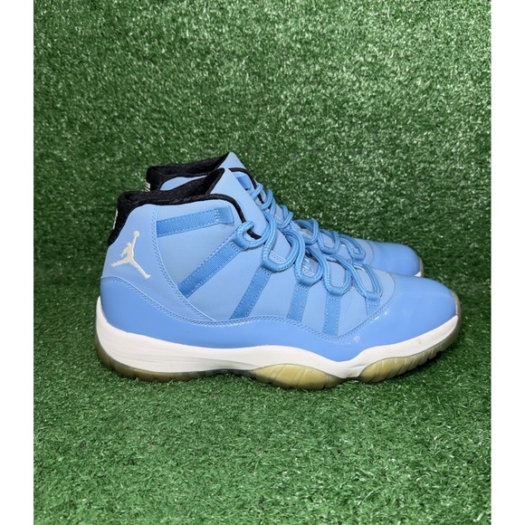 Nike Air Jordan 11 Retro Pantone Men Size 11 689479-405 (**1 Shoe Needs Glue**)